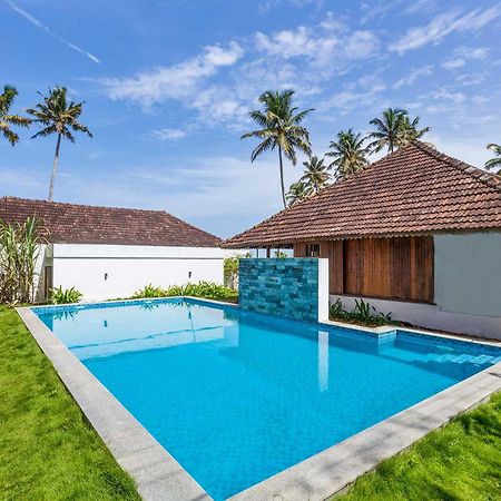 Deshadan'S Tarangi Beach Villas,Marari Марарикулам Экстерьер фото