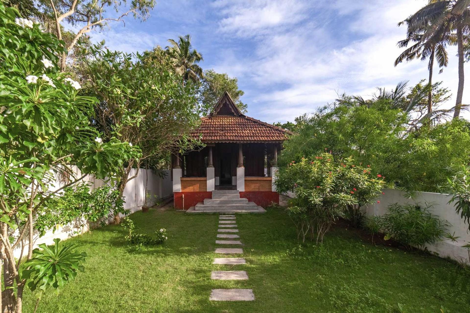 Deshadan'S Tarangi Beach Villas,Marari Марарикулам Экстерьер фото